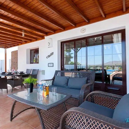 Villa 3-bed Close To Town Casa Minstrel Playa Blanca (Lanzarote)
