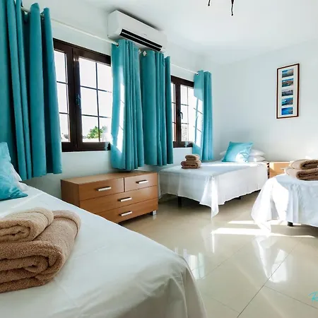 3-bed Close To Town Casa Minstrel Playa Blanca (Lanzarote)