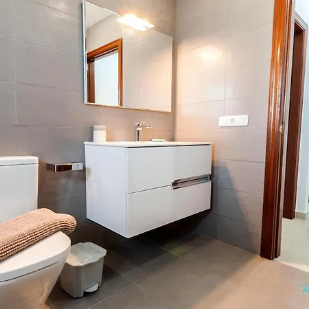 3-bed Close To Town Casa Minstrel Villa Playa Blanca (Lanzarote)